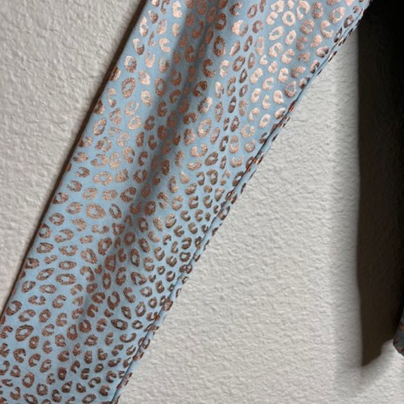 Zuda Foil Printed Baby Blue Pullover with Rose Gold Animal Detail XL - Picture 2 of 15